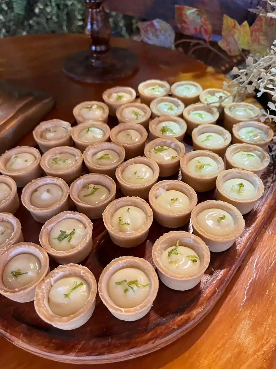 Mini tartalete de limão com mousse de limão